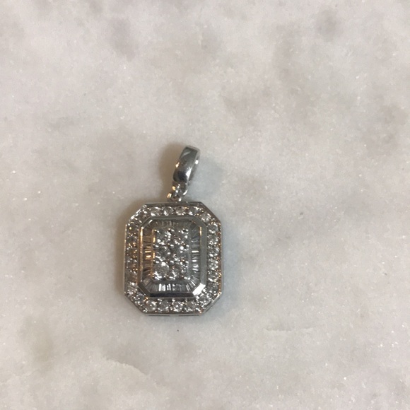 Diamond pendant 100 Ct round diamonds & baguettes WG - Picture 3 of 3